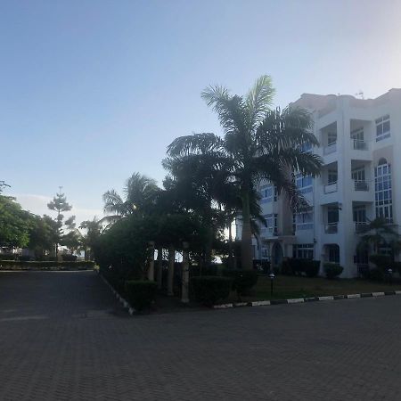 Almasi Oceanfront Nyali Apartamento Mombaça Exterior foto