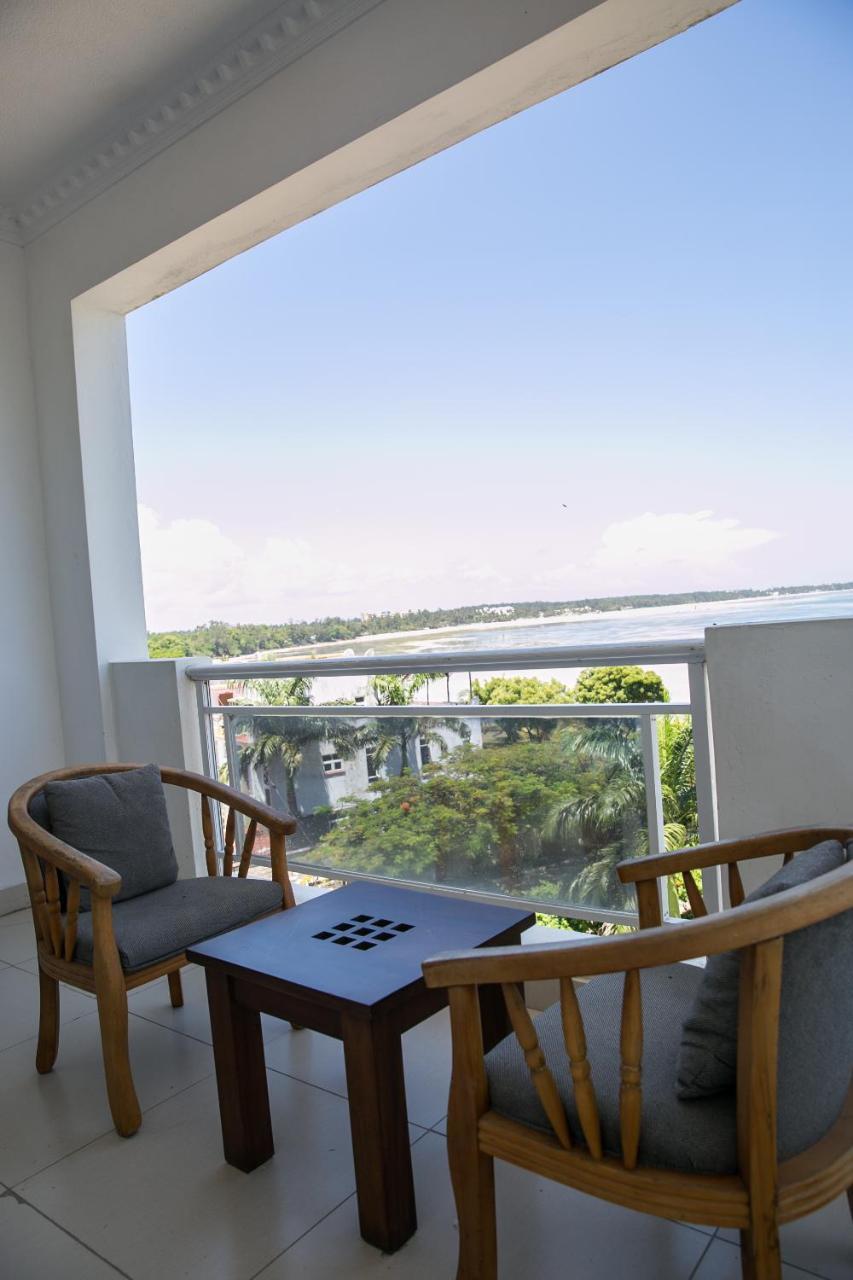 Almasi Oceanfront Nyali Apartamento Mombaça Exterior foto