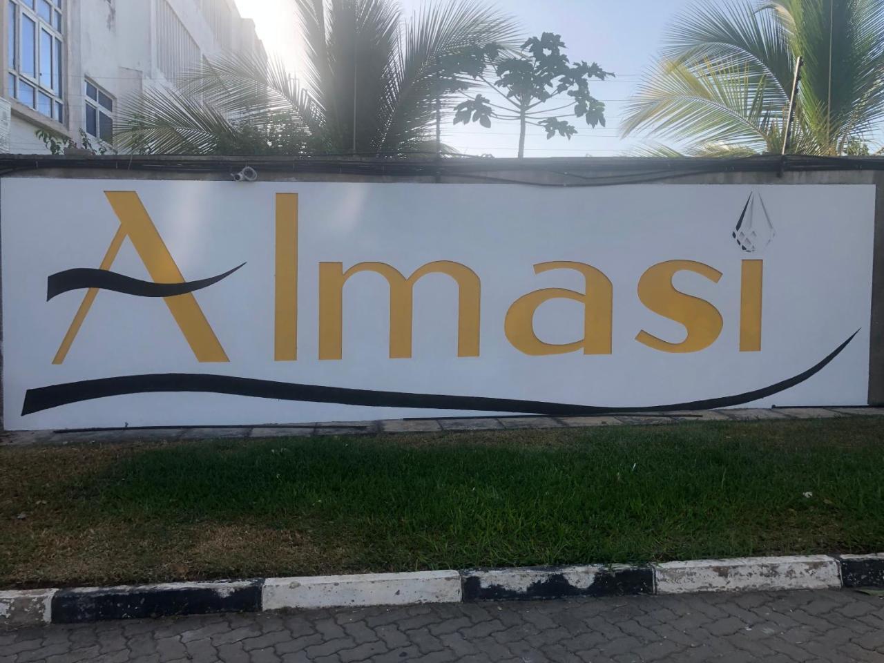 Almasi Oceanfront Nyali Apartamento Mombaça Exterior foto